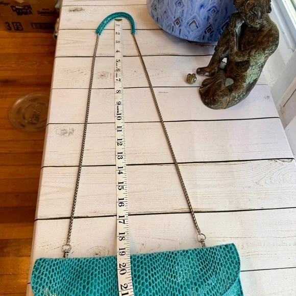 Sorial | Turquoise Clutch/Crossbody with Turn Lock - Picture 8 of 9